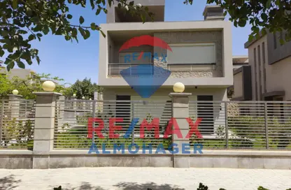 Villa - 4 Bedrooms - 5 Bathrooms for sale in New Giza - Cairo Alexandria Desert Road - 6 October City - Giza