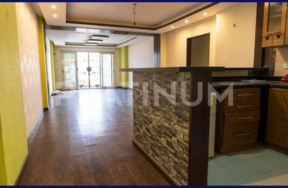 Apartment - 2 Bedrooms - 2 Bathrooms for sale in Smouha Square - Smouha - Hay Sharq - Alexandria