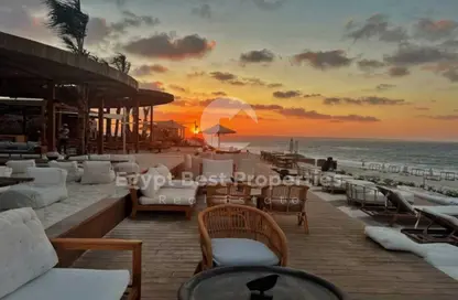 شاليه - 2 غرف نوم - 3 حمامات للبيع في نايا باي - راس الحكمة - الساحل الشمالي