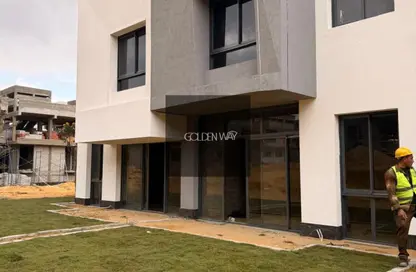 Townhouse - 3 Bedrooms - 5 Bathrooms for sale in Eastshire compound - 5th Settlement Compounds - The 5th Settlement - New Cairo City - Cairo