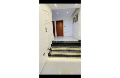 Apartment - 3 Bedrooms - 2 Bathrooms for sale in Mohamed Hassanein Heikal St. - 6th Zone - Nasr City - Cairo