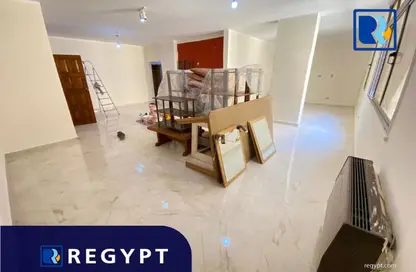 Apartment - 3 Bedrooms - 2 Bathrooms for sale in Sarayat Al Maadi - Hay El Maadi - Cairo