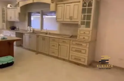 فيلا - 4 غرف نوم - 7 حمامات للايجار في الباتيو 5 ايست - الباتيو - كمبوندات الشروق - مدينة الشروق - القاهرة