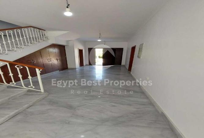 8172880 - Property Image 2