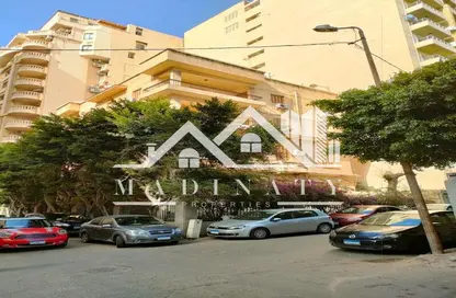 Apartment - 2 Bedrooms - 2 Bathrooms for sale in Kafr Abdo St. - Kafr Abdo - Roushdy - Hay Sharq - Alexandria