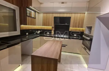Apartment - 3 Bedrooms - 4 Bathrooms for sale in Lake View Residence - 5th Settlement Compounds - The 5th Settlement - New Cairo City - Cairo