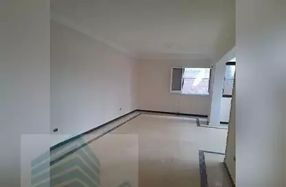 شقة - غرفة نوم - 1 حمام للايجار في راغب باشا - محرم بك - حي وسط - الاسكندرية