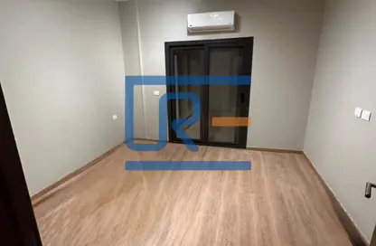 شقة - 3 غرف نوم - 2 حمامات للايجار في مون ريزيدنس - فيفث سكوير - التجمع الخامس - مدينة القاهرة الجديدة - القاهرة