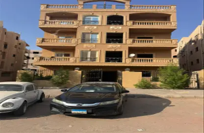 شقة - 3 غرف نوم - 2 حمامات للبيع في المجاورة الاولي - المنطقة الثامنة - مدينة الشروق - القاهرة