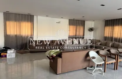 Apartment - 3 Bedrooms - 2 Bathrooms for sale in Doctor Yassin Abdel Ghaffar St. - Area C - Ganoob El Acadimia - New Cairo City - Cairo