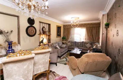 Apartment - 3 Bedrooms - 1 Bathroom for sale in Zein Al Abdeen St. - Moharam Bek - Hay Wasat - Alexandria
