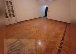 Apartment - 3 bedrooms - 3 bathrooms for للايجار in Kasr Al Safa St. - Zezenia - Hay Sharq - Alexandria