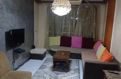 شقة - 2 غرف نوم - 1 حمام للايجار في شارع ابو داوود الظاهري - المنطقة السادسة - مدينة نصر - القاهرة