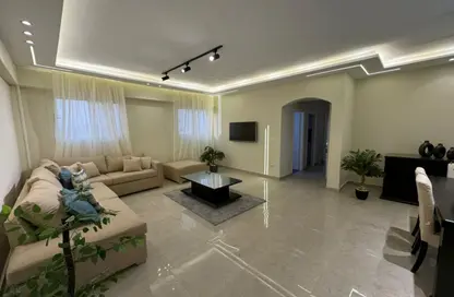 Apartment - 2 Bedrooms - 1 Bathroom for rent in Orouba Axis - Area A - Ganoob El Acadimia - New Cairo City - Cairo