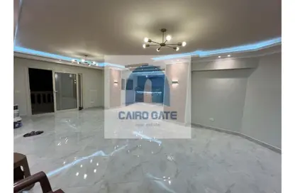 Apartment - 3 Bedrooms - 3 Bathrooms for rent in Zahraa El Maadi - Hay El Maadi - Cairo