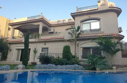 فيلا - 8 غرف نوم - 5 حمامات للبيع في الحي الثامن - مدينة الشروق - القاهرة