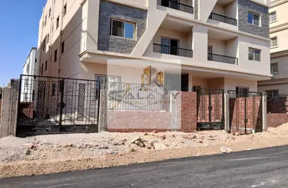 Apartment - 2 Bedrooms - 2 Bathrooms for sale in Bait Alwatan - The 5th Settlement - New Cairo City - Cairo