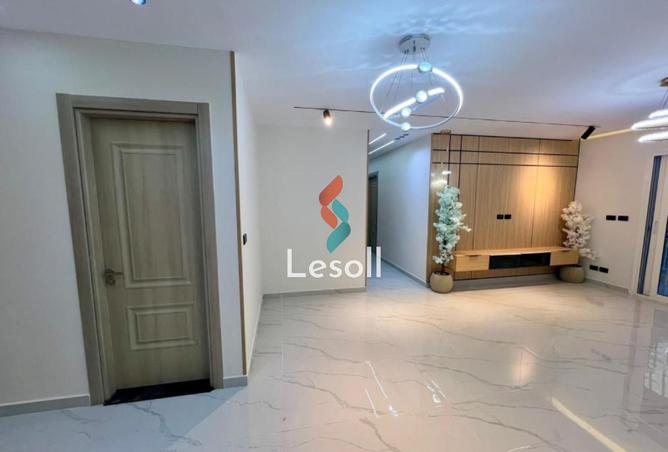 8082615 - Property Image 2