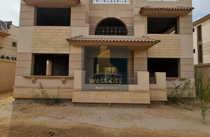 Villa - 4 Bedrooms - 5 Bathrooms for sale in Royal City - Sheikh Zayed Compounds - Sheikh Zayed City - Giza