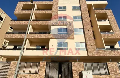 Apartment - 2 Bedrooms - 2 Bathrooms for sale in South Lotus - El Lotus - New Cairo City - Cairo