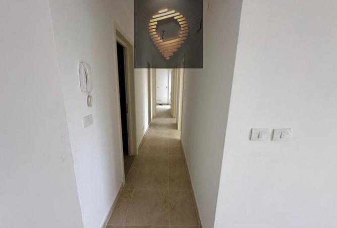 8081707 - Property Image 2