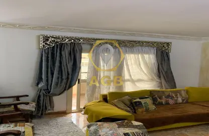 Apartment - 4 Bedrooms - 2 Bathrooms for sale in Karim Bannona St. - Al Abageyah - El Khalifa - Cairo