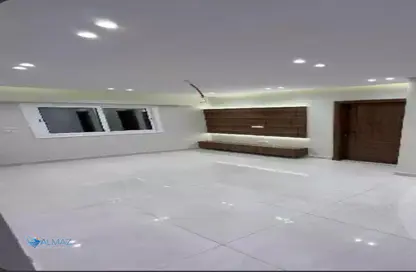 شقة - 3 غرف نوم - 3 حمامات للبيع في شارع مكرم عبيد - المنطقة السادسة - مدينة نصر - القاهرة