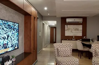 Apartment - 2 Bedrooms - 1 Bathroom for rent in Al Mostathmir El Saghir - 10th District - Sheikh Zayed City - Giza