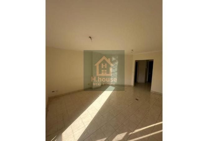 8143923 - Property Image 2