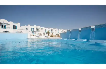 Chalet - 2 Bedrooms - 2 Bathrooms for sale in Mountain View - Ras Al Hekma - North Coast