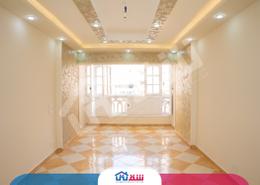 Apartment - 3 bedrooms - 1 bathroom for للبيع in Men 1 Khaled Ibn Alwaleed St. - Miami - Hay Awal El Montazah - Alexandria