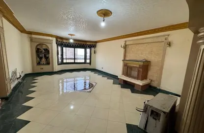Apartment - 3 Bedrooms - 2 Bathrooms for sale in Hafez Ramadan St. - 6th Zone - Nasr City - Cairo