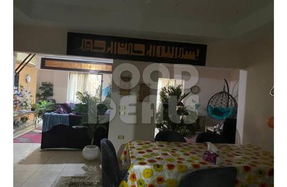 شقة - 4 غرف نوم - 3 حمامات للبيع في شارع أحمد فهيم بيومي - ميدان تريومف - النزهة - القاهرة