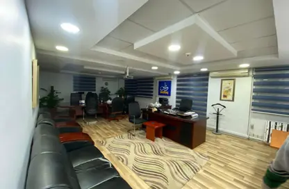 مساحات مكتبية - استوديو - 3 حمامات للايجار في شارع مصدق - الدقي - الجيزة