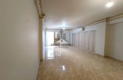 شقة - 3 غرف نوم - 2 حمامات للبيع في شارع كمال الدين صلاح - سموحة - حي شرق - الاسكندرية