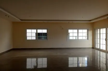 Villa - 4 Bedrooms - 3 Bathrooms for rent in Madinaty - Cairo