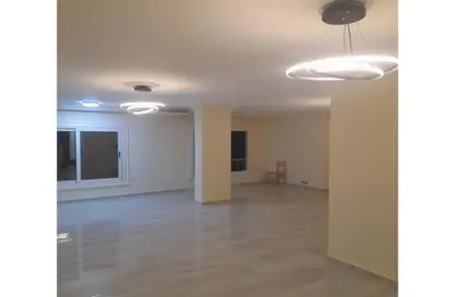 Apartment - 3 Bedrooms - 2 Bathrooms for rent in Mohamed Hassanein Heikal St. - 6th Zone - Nasr City - Cairo