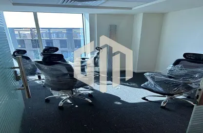 طابق كامل - استوديو - 2 حمامات للايجار في شارع التسعين - التجمع الخامس - مدينة القاهرة الجديدة - القاهرة