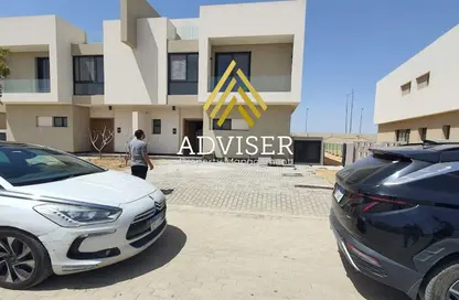 فيلا - 3 غرف نوم - 5 حمامات للبيع في كمبوند البروج - كمبوندات الشروق - مدينة الشروق - القاهرة