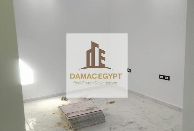 8008759 - Property Image 2