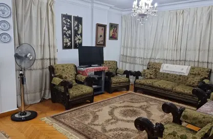 Apartment - 3 Bedrooms - 2 Bathrooms for sale in Bani Omaya St. - Al Hadiqah Al Dawliyah - 7th District - Nasr City - Cairo