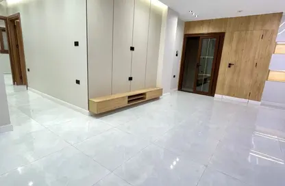 شقة - 3 غرف نوم - 2 حمامات للبيع في البوابة الرابعة - مينا - حدائق الاهرام - الجيزة