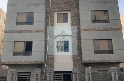 Half Floor - 3 Bedrooms - 2 Bathrooms for sale in Al Narges 6 - Al Narges - New Cairo City - Cairo