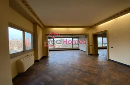 Apartment - 4 Bedrooms - 3 Bathrooms for rent in El Gezirah St. - Zamalek - Cairo