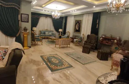 Villa - 4 Bedrooms - 5 Bathrooms for sale in Fountain Park - 5th Settlement Compounds - The 5th Settlement - New Cairo City - Cairo