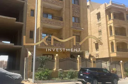 Apartment - 3 Bedrooms - 2 Bathrooms for sale in Mohamed Naguib Axis - Abou El Houl - New Cairo City - Cairo