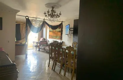 شقة - 3 غرف نوم - 1 حمام للبيع في شارع جرين - محرم بك - حي وسط - الاسكندرية