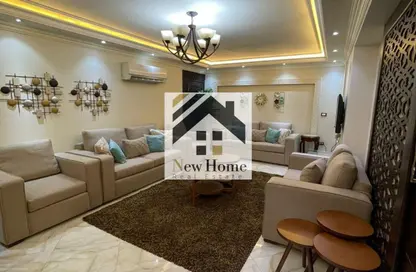 Apartment - 4 Bedrooms - 3 Bathrooms for sale in Lebanon Square - Mohandessin - Giza