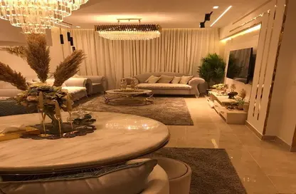 شقة - 3 غرف نوم - 3 حمامات للبيع في فيفث سكوير - التجمع الخامس - مدينة القاهرة الجديدة - القاهرة