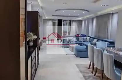 شقة - 4 غرف نوم - 3 حمامات للبيع في شارع الاسراء - المهندسين - الجيزة